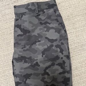 G/Fore Men's Camo Grey Golf Short